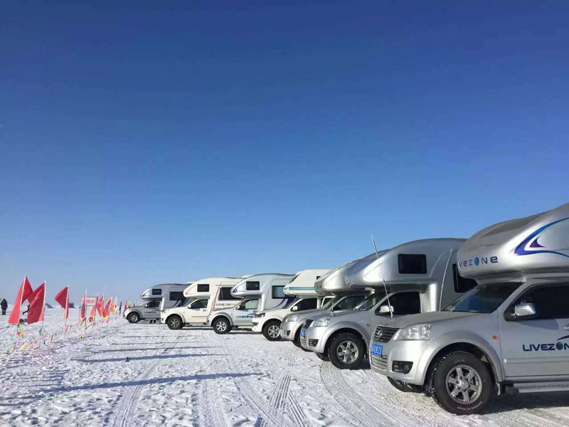 冬季玩雪，開房車這個必須要有